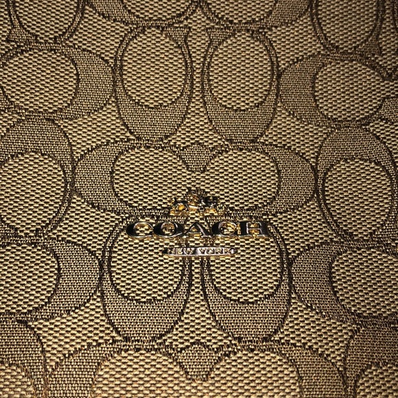 Coach signature handbag. Great briefcase style - Picture 2 of 8